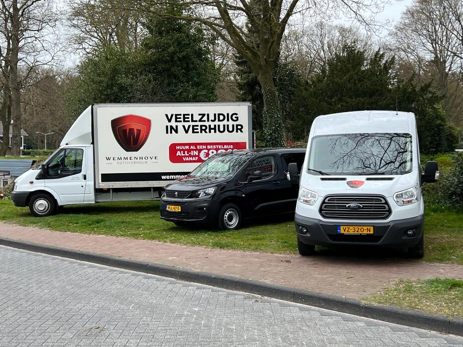 Foto's Autovakmeester Wemmenhove PCA Dealer Citroën Peugeot Renault en Wemmenhove Autoverhuur