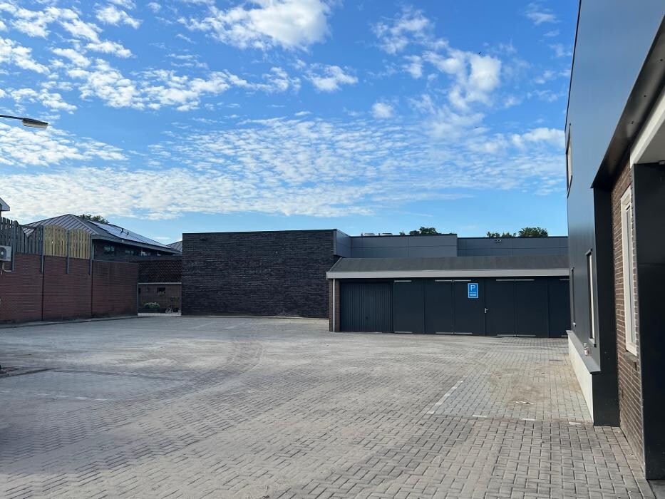 Foto's Autovakmeester Wemmenhove PCA Dealer Citroën Peugeot Renault en Wemmenhove Autoverhuur