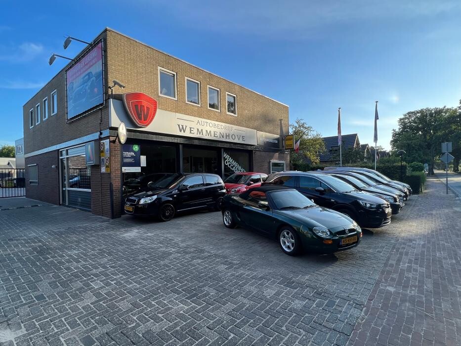 Foto's Autovakmeester Wemmenhove PCA Dealer Citroën Peugeot Renault en Wemmenhove Autoverhuur