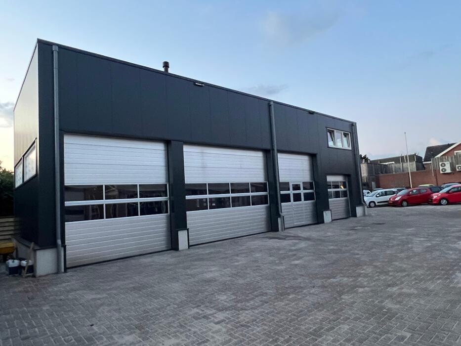Foto's Autovakmeester Wemmenhove PCA Dealer Citroën Peugeot Renault en Wemmenhove Autoverhuur