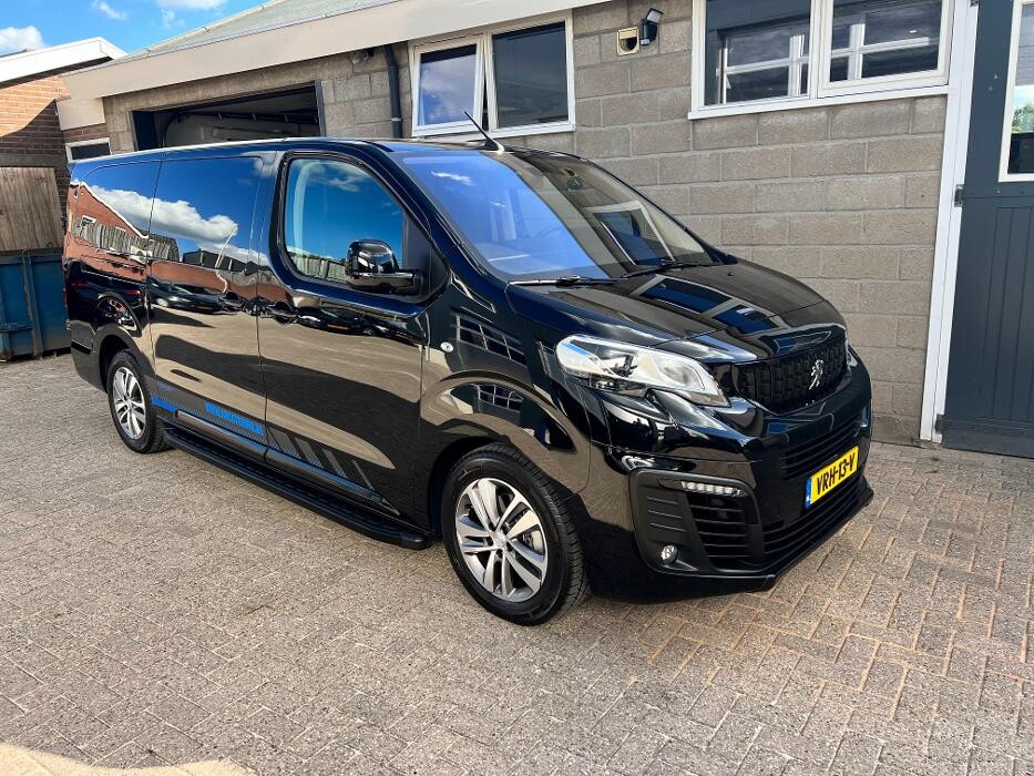 Foto's Autovakmeester Wemmenhove PCA Dealer Citroën Peugeot Renault en Wemmenhove Autoverhuur