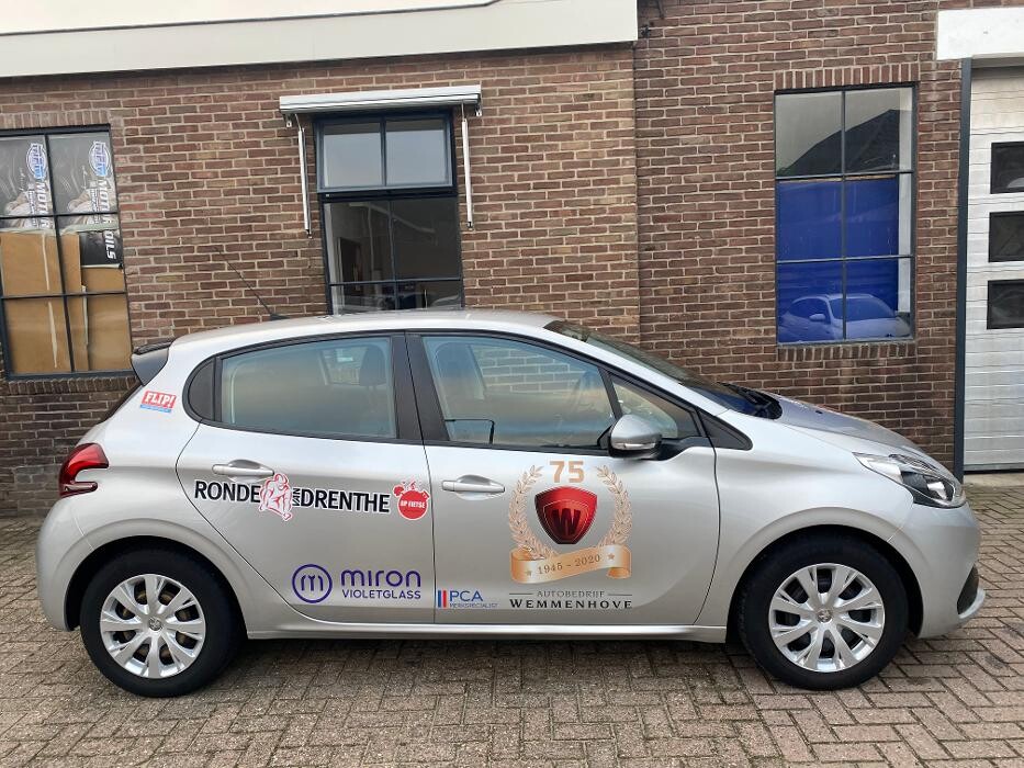 Foto's Autovakmeester Wemmenhove PCA Dealer Citroën Peugeot Renault en Wemmenhove Autoverhuur