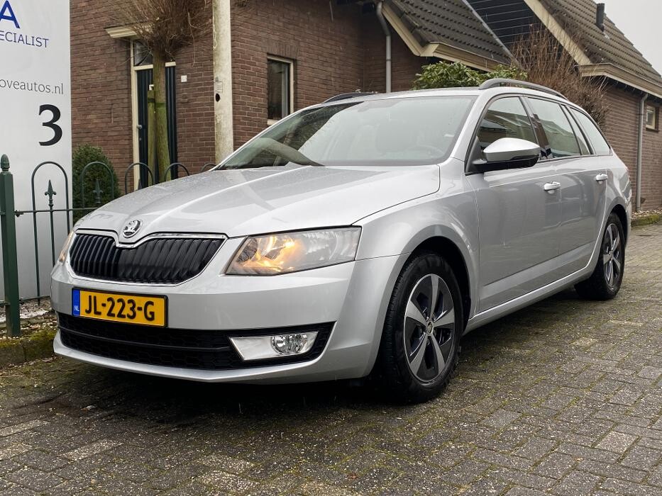 Foto's Autovakmeester Wemmenhove PCA Dealer Citroën Peugeot Renault en Wemmenhove Autoverhuur