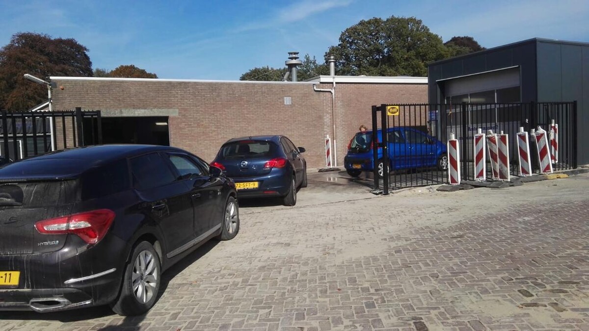 Foto's Autovakmeester Wemmenhove PCA Dealer Citroën Peugeot Renault en Wemmenhove Autoverhuur