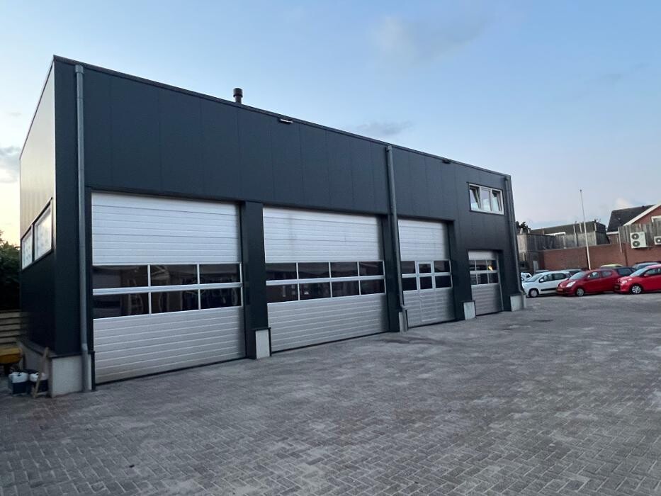 Foto's Autovakmeester Wemmenhove PCA Dealer Citroën Peugeot Renault en Wemmenhove Autoverhuur