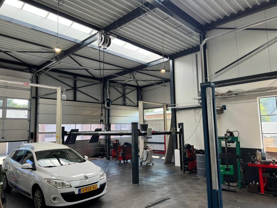 Foto's Autovakmeester Wemmenhove PCA Dealer Citroën Peugeot Renault en Wemmenhove Autoverhuur
