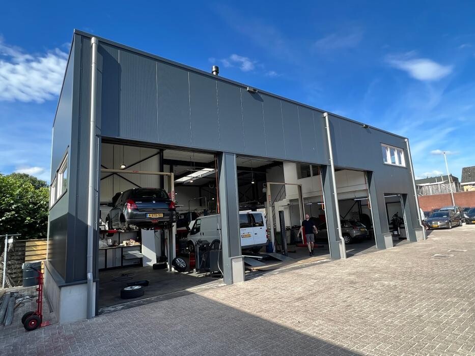 Foto's Autovakmeester Wemmenhove PCA Dealer Citroën Peugeot Renault en Wemmenhove Autoverhuur