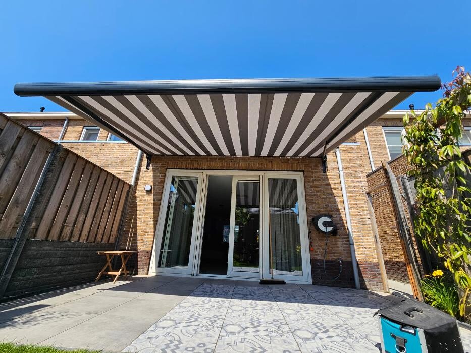 Foto's Hubo XL bouwmarkt Made