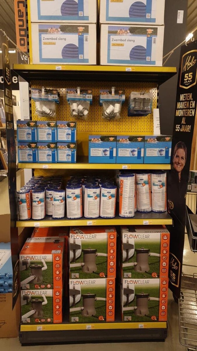 Foto's Hubo XL bouwmarkt Made