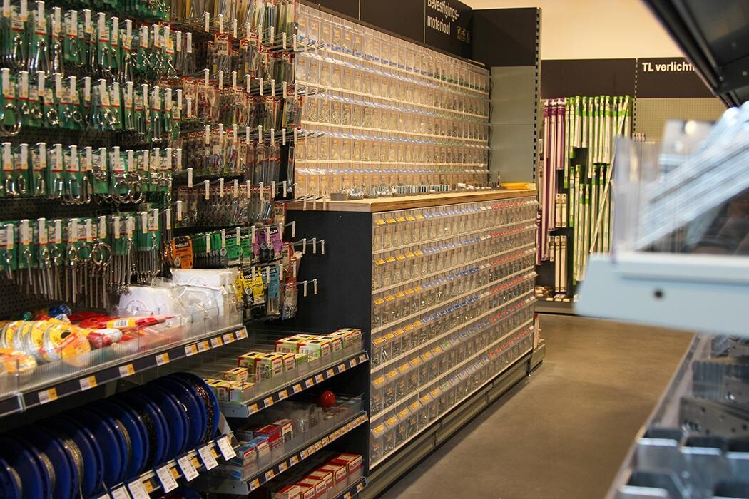 Foto's Hubo XL bouwmarkt Made