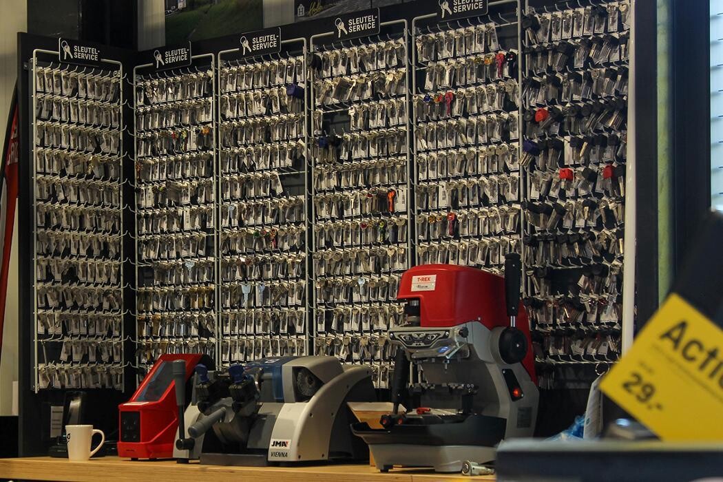 Foto's Hubo XL bouwmarkt Asten