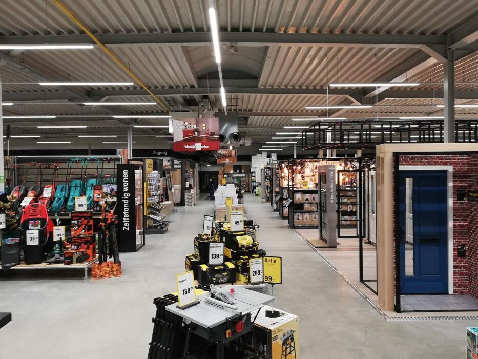 Foto's Hubo XL bouwmarkt Zundert