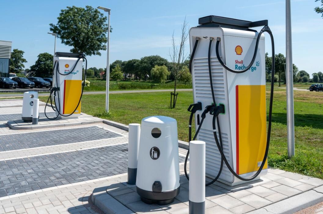 Foto's Shell Recharge Charging Station