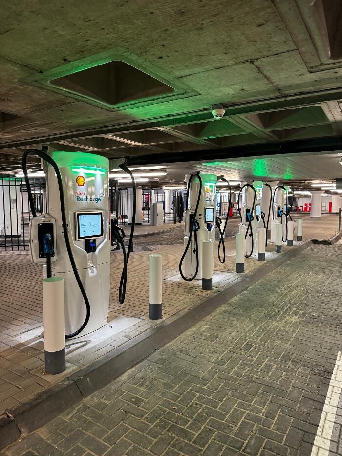 Foto's Shell Recharge Charging Station