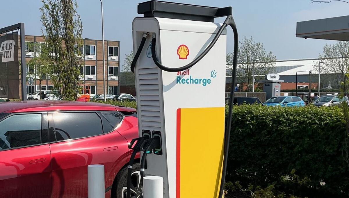 Foto's Shell Recharge Charging Station