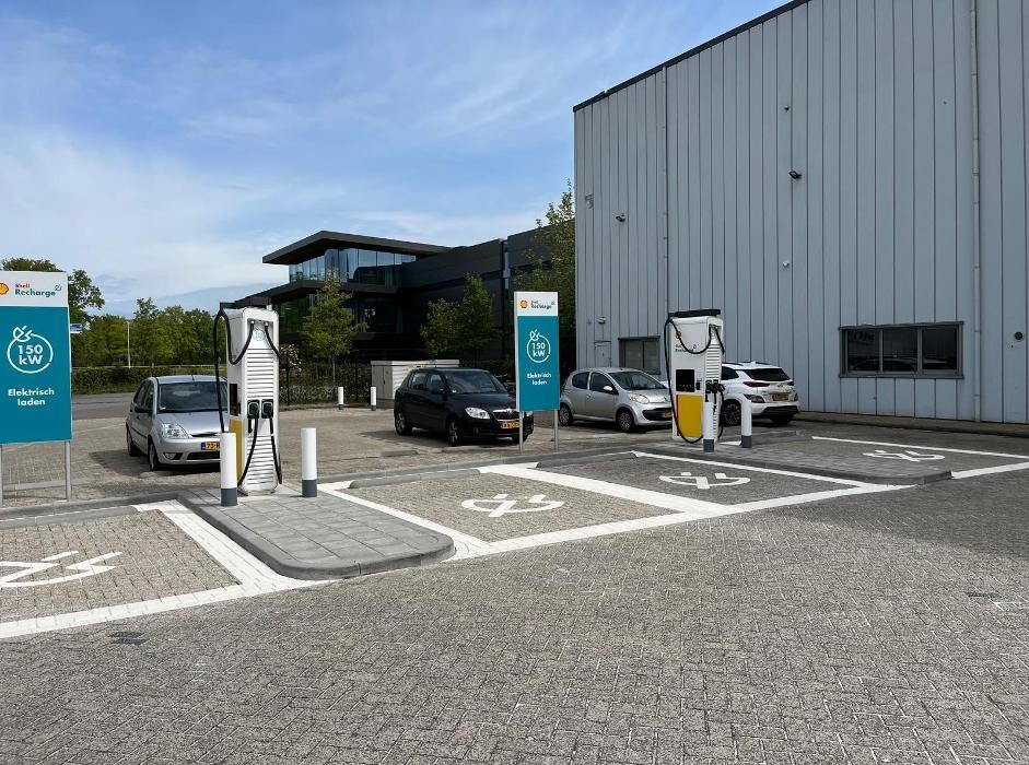 Foto's Shell Recharge Charging Station