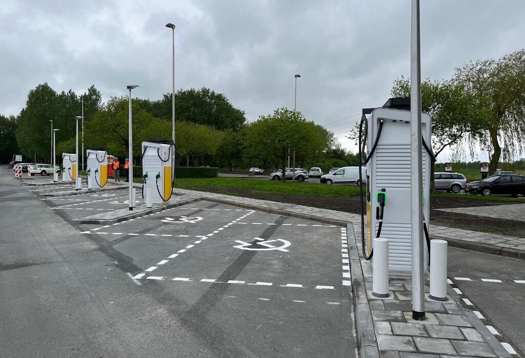 Foto's Shell Recharge Charging Station