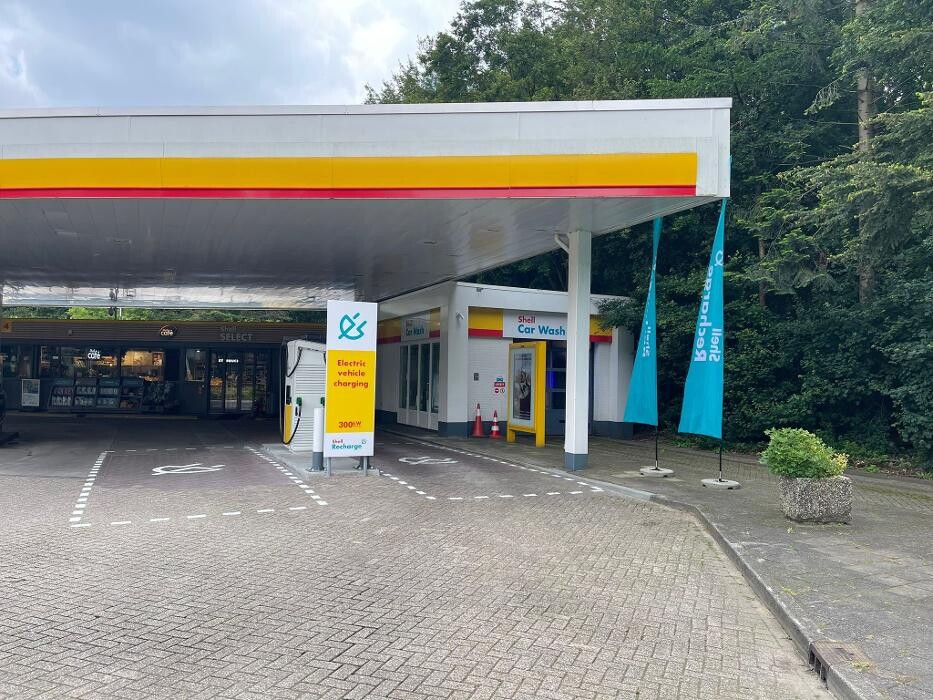 Foto's Shell Recharge Charging Station