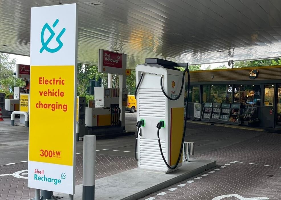Foto's Shell Recharge Charging Station
