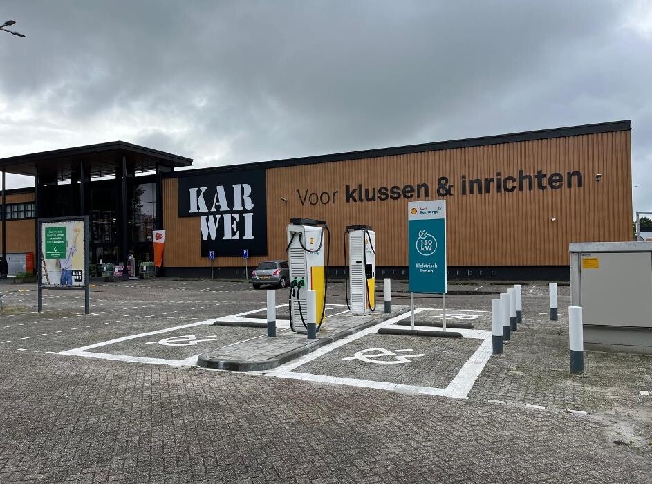 Foto's Shell Recharge Charging Station