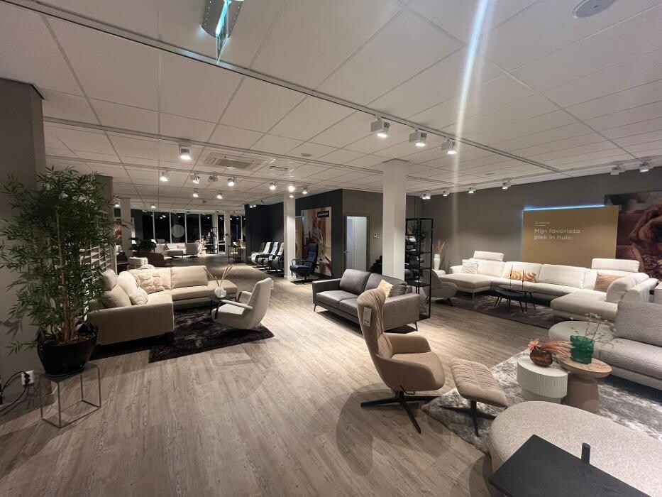 Foto's Meubelwinkel Prominent Alkmaar | Relaxstoelen | Sta-op stoelen | Banken