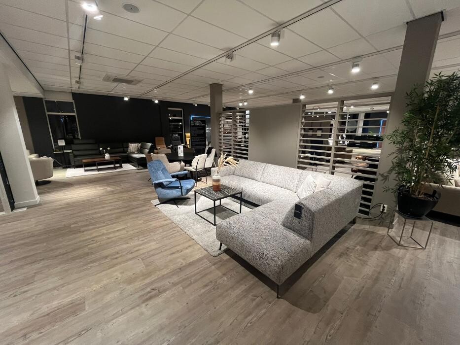 Foto's Meubelwinkel Prominent Alkmaar | Relaxstoelen | Sta-op stoelen | Banken