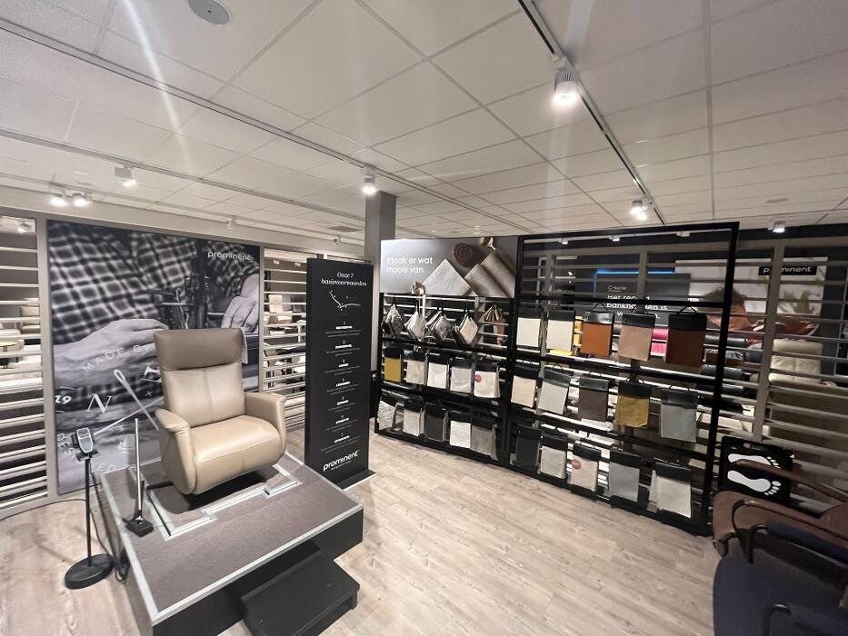 Foto's Meubelwinkel Prominent Alkmaar | Relaxstoelen | Sta-op stoelen | Banken