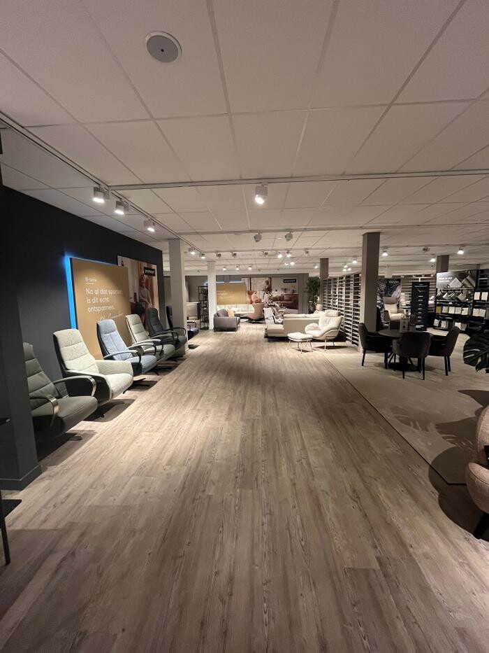 Foto's Meubelwinkel Prominent Alkmaar | Relaxstoelen | Sta-op stoelen | Banken