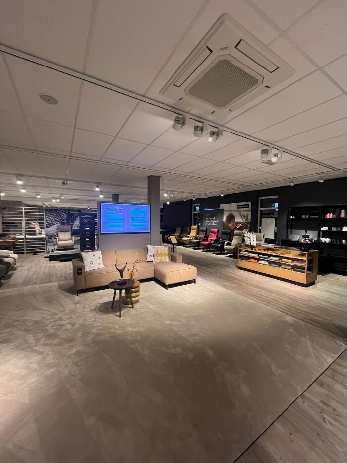 Foto's Meubelwinkel Prominent Alkmaar | Relaxstoelen | Sta-op stoelen | Banken