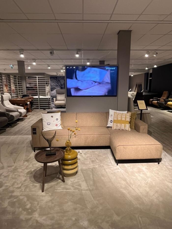 Foto's Meubelwinkel Prominent Alkmaar | Relaxstoelen | Sta-op stoelen | Banken