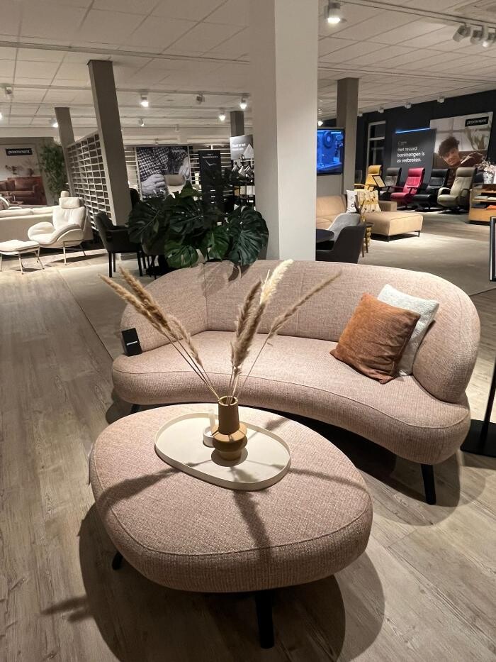 Foto's Meubelwinkel Prominent Alkmaar | Relaxstoelen | Sta-op stoelen | Banken
