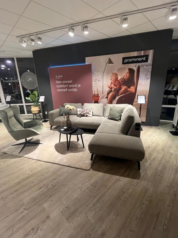 Foto's Meubelwinkel Prominent Alkmaar | Relaxstoelen | Sta-op stoelen | Banken