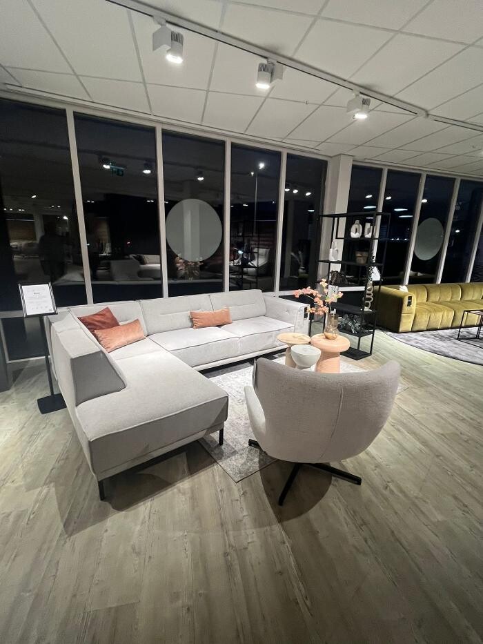 Foto's Meubelwinkel Prominent Alkmaar | Relaxstoelen | Sta-op stoelen | Banken