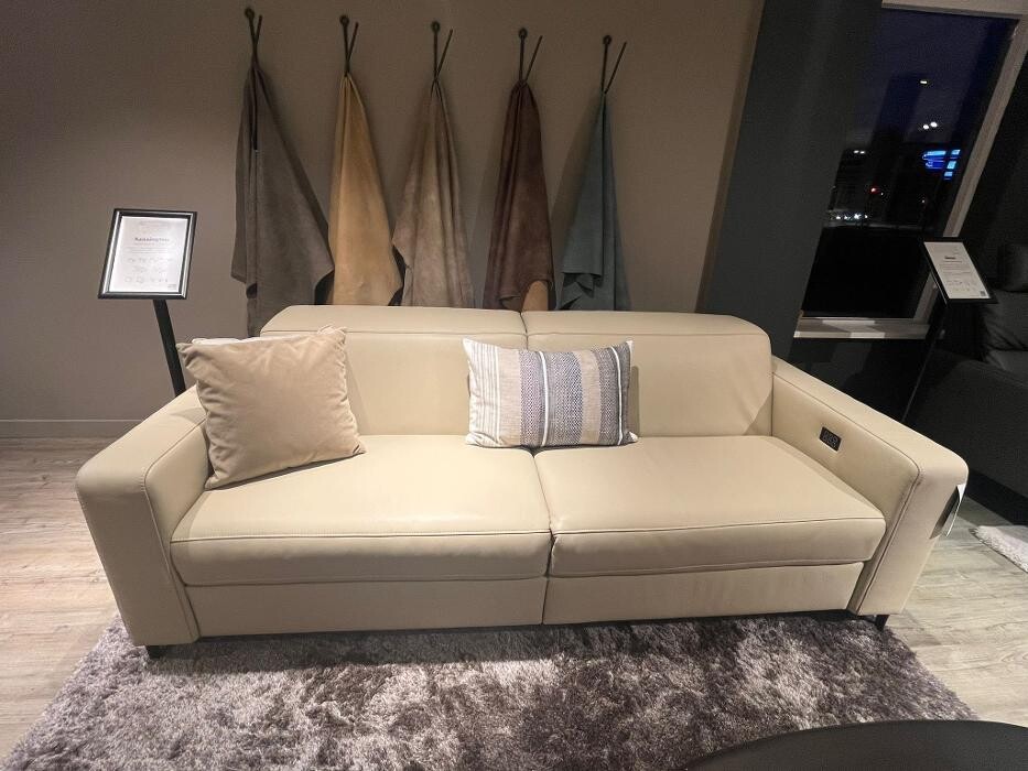 Foto's Meubelwinkel Prominent Alkmaar | Relaxstoelen | Sta-op stoelen | Banken