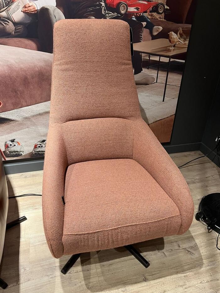 Foto's Meubelwinkel Prominent Alkmaar | Relaxstoelen | Sta-op stoelen | Banken