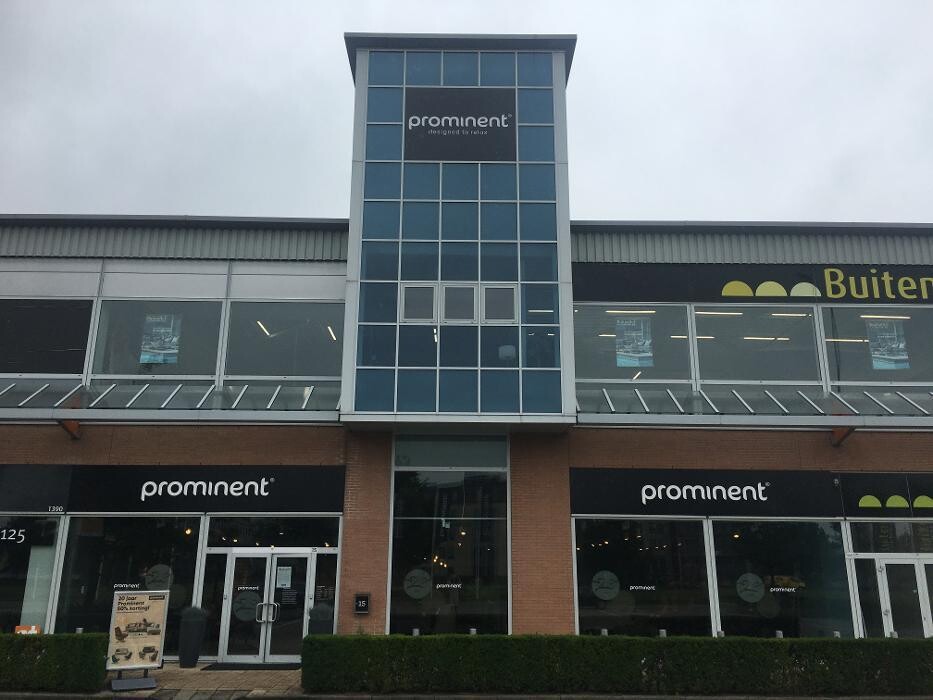 Foto's Meubelwinkel Prominent Breda | Relaxstoelen | Sta-op stoelen | Banken