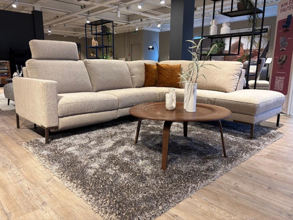 Foto's Meubelwinkel Prominent Almere | Relaxstoelen | Sta-op stoelen | Banken