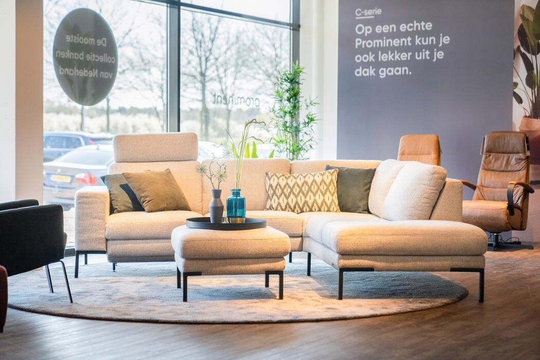 Foto's Meubelwinkel Prominent Best | Relaxstoelen | Sta-op stoelen | Banken