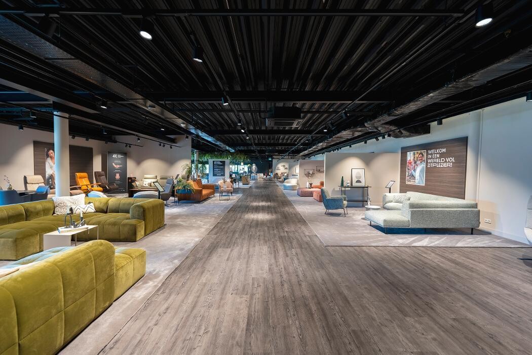 Foto's Meubelwinkel Prominent Purmerend | Relaxstoelen | Sta-op stoelen | Banken