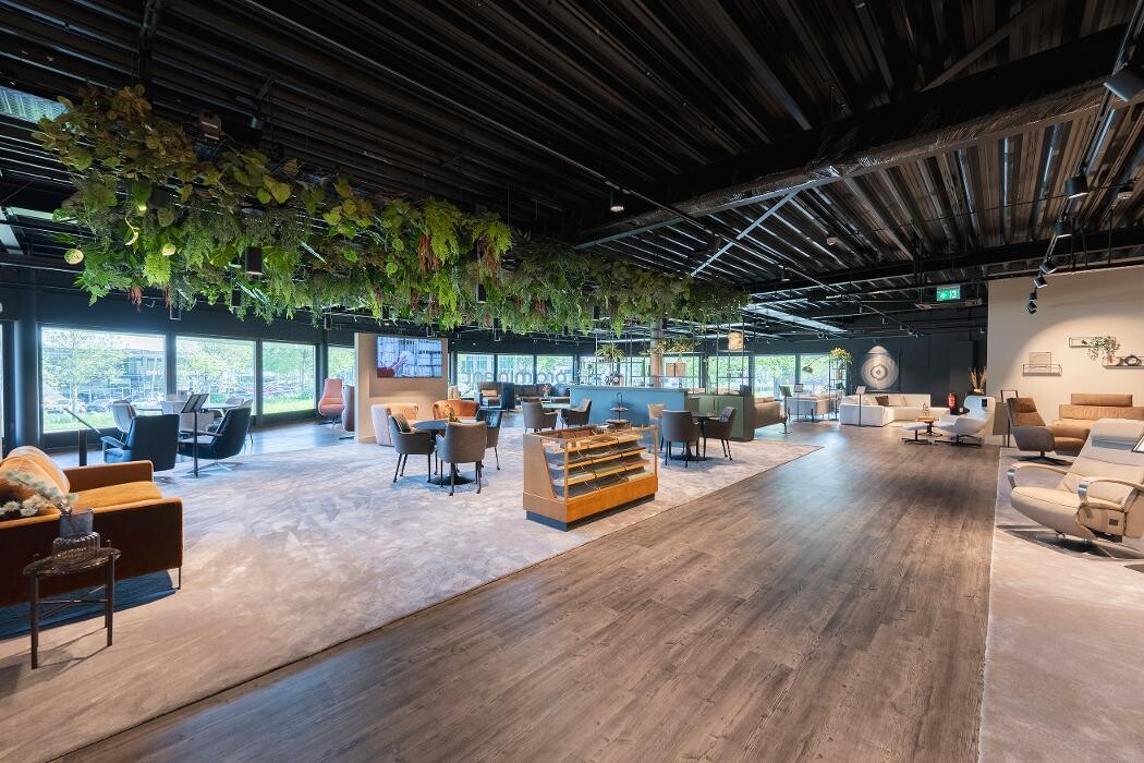 Foto's Meubelwinkel Prominent Purmerend | Relaxstoelen | Sta-op stoelen | Banken