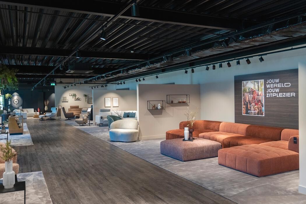 Foto's Meubelwinkel Prominent Purmerend | Relaxstoelen | Sta-op stoelen | Banken