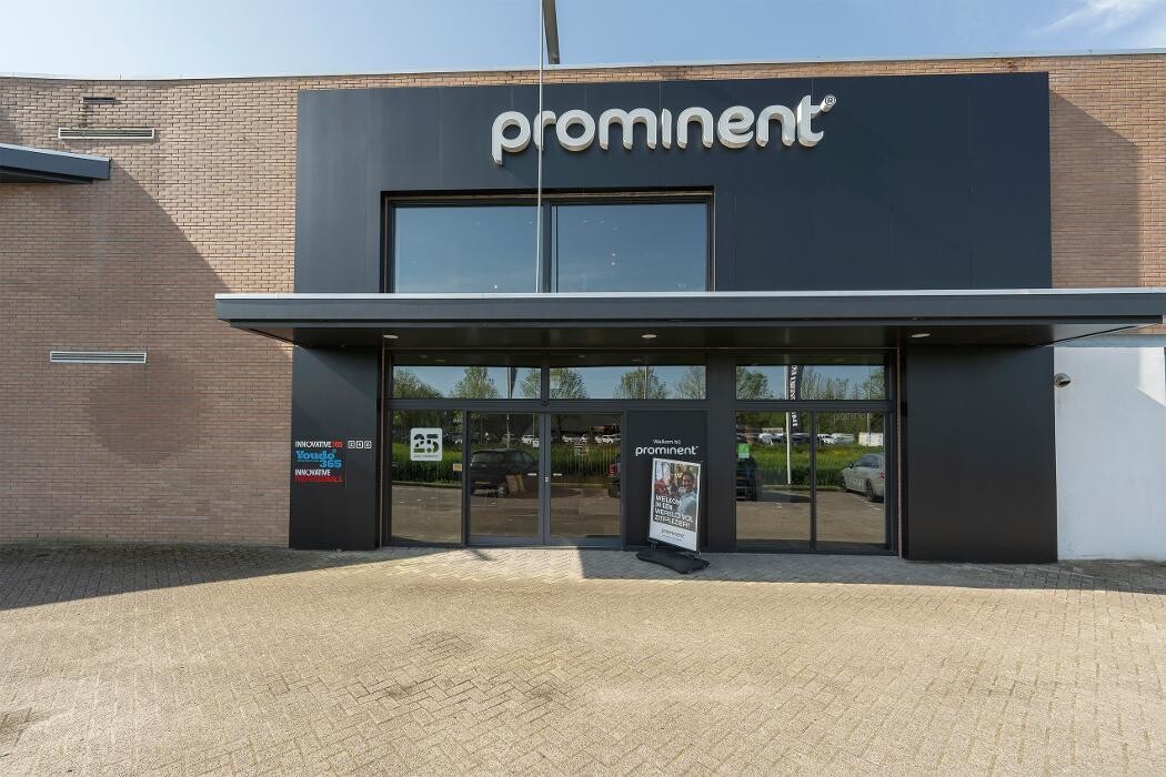 Foto's Meubelwinkel Prominent Purmerend | Relaxstoelen | Sta-op stoelen | Banken