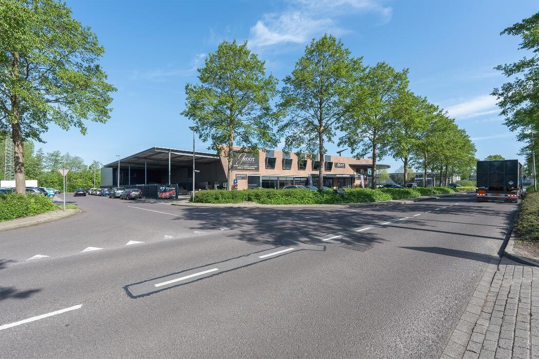 Foto's Meubelwinkel Prominent Purmerend | Relaxstoelen | Sta-op stoelen | Banken