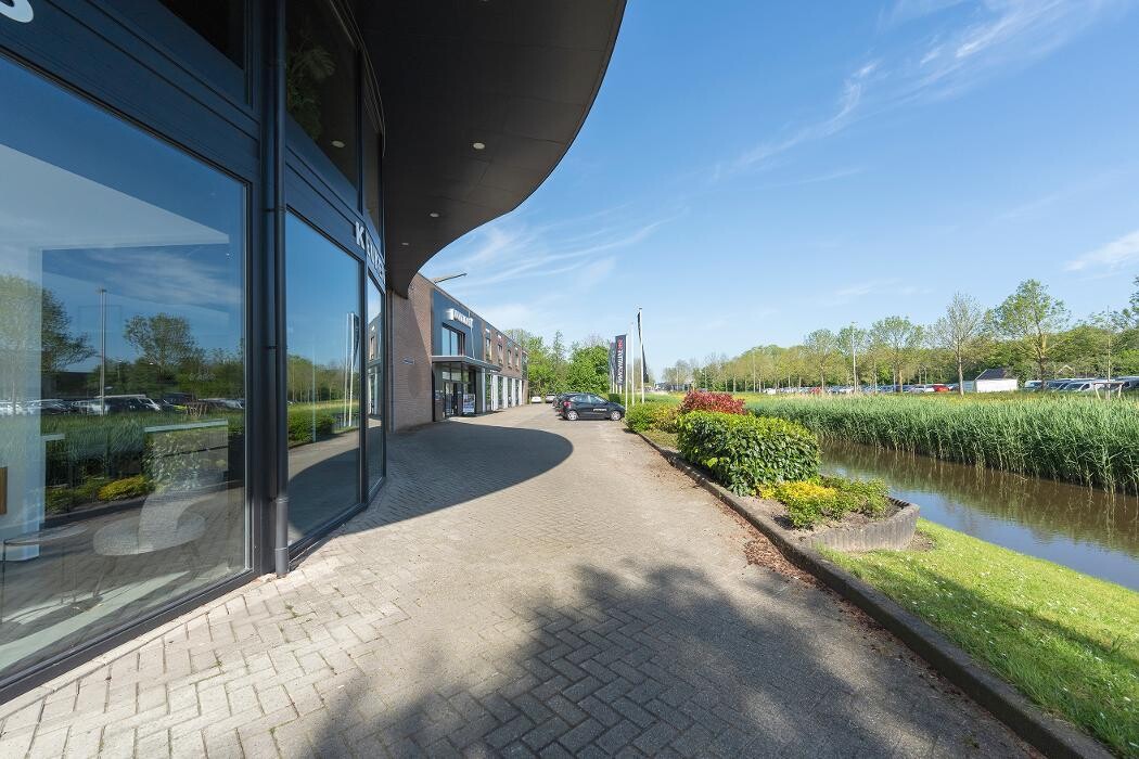 Foto's Meubelwinkel Prominent Purmerend | Relaxstoelen | Sta-op stoelen | Banken