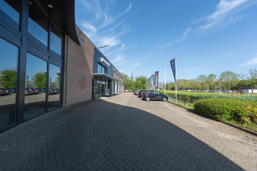 Foto's Meubelwinkel Prominent Purmerend | Relaxstoelen | Sta-op stoelen | Banken