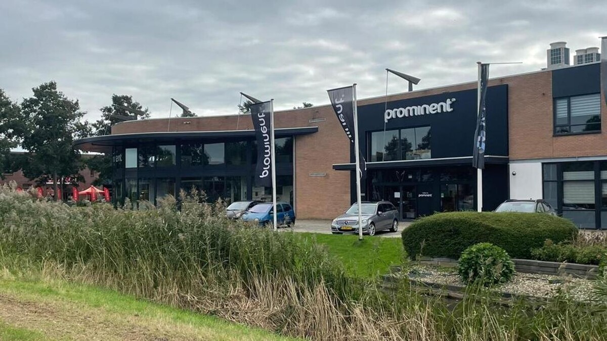 Foto's Meubelwinkel Prominent Purmerend | Relaxstoelen | Sta-op stoelen | Banken