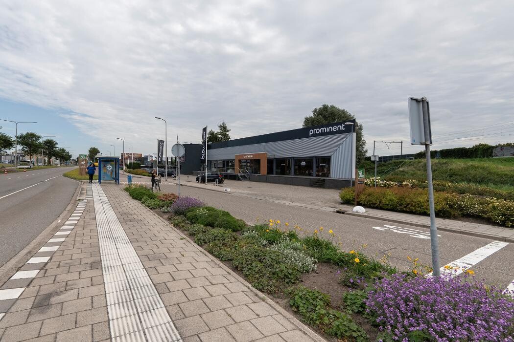 Foto's Meubelwinkel Prominent Capelle aan den IJssel | Relaxstoelen | Sta-op stoelen | Banken