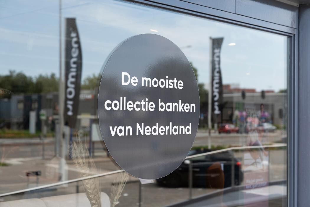Foto's Meubelwinkel Prominent Capelle aan den IJssel | Relaxstoelen | Sta-op stoelen | Banken