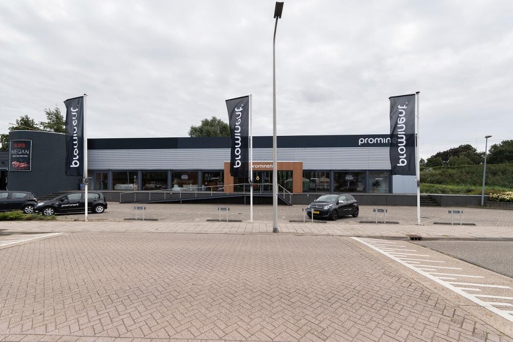 Foto's Meubelwinkel Prominent Capelle aan den IJssel | Relaxstoelen | Sta-op stoelen | Banken