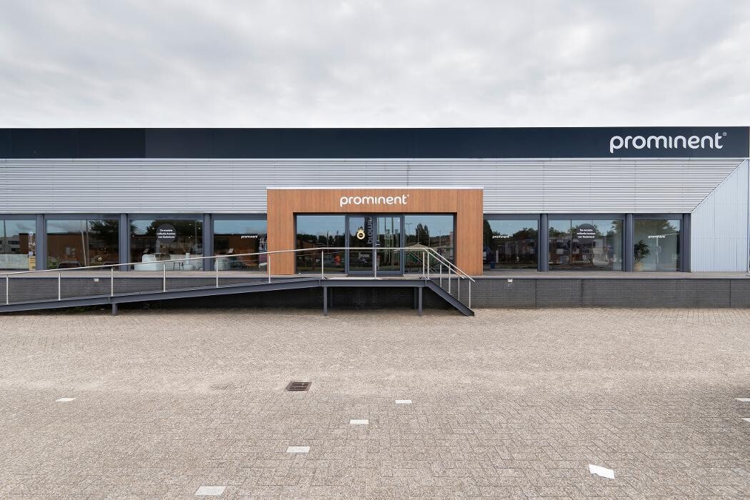 Foto's Meubelwinkel Prominent Capelle aan den IJssel | Relaxstoelen | Sta-op stoelen | Banken